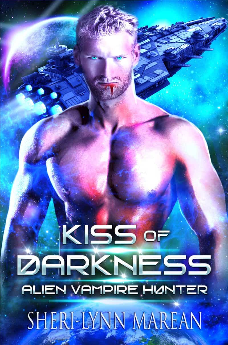 Cover for Kiss of Darkness: Alien Vampire Hunter